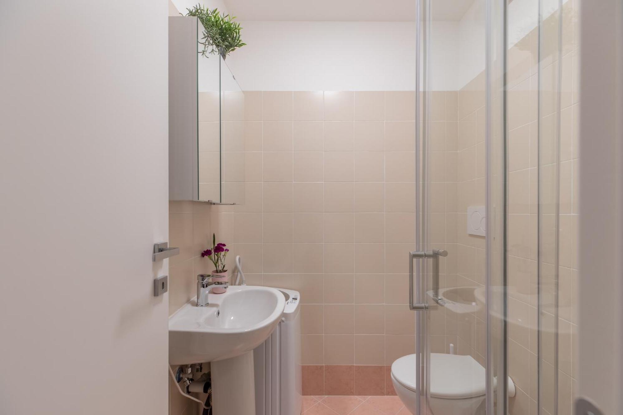 Apartment Iflat Bright Brand New 3-bedroom In Monti